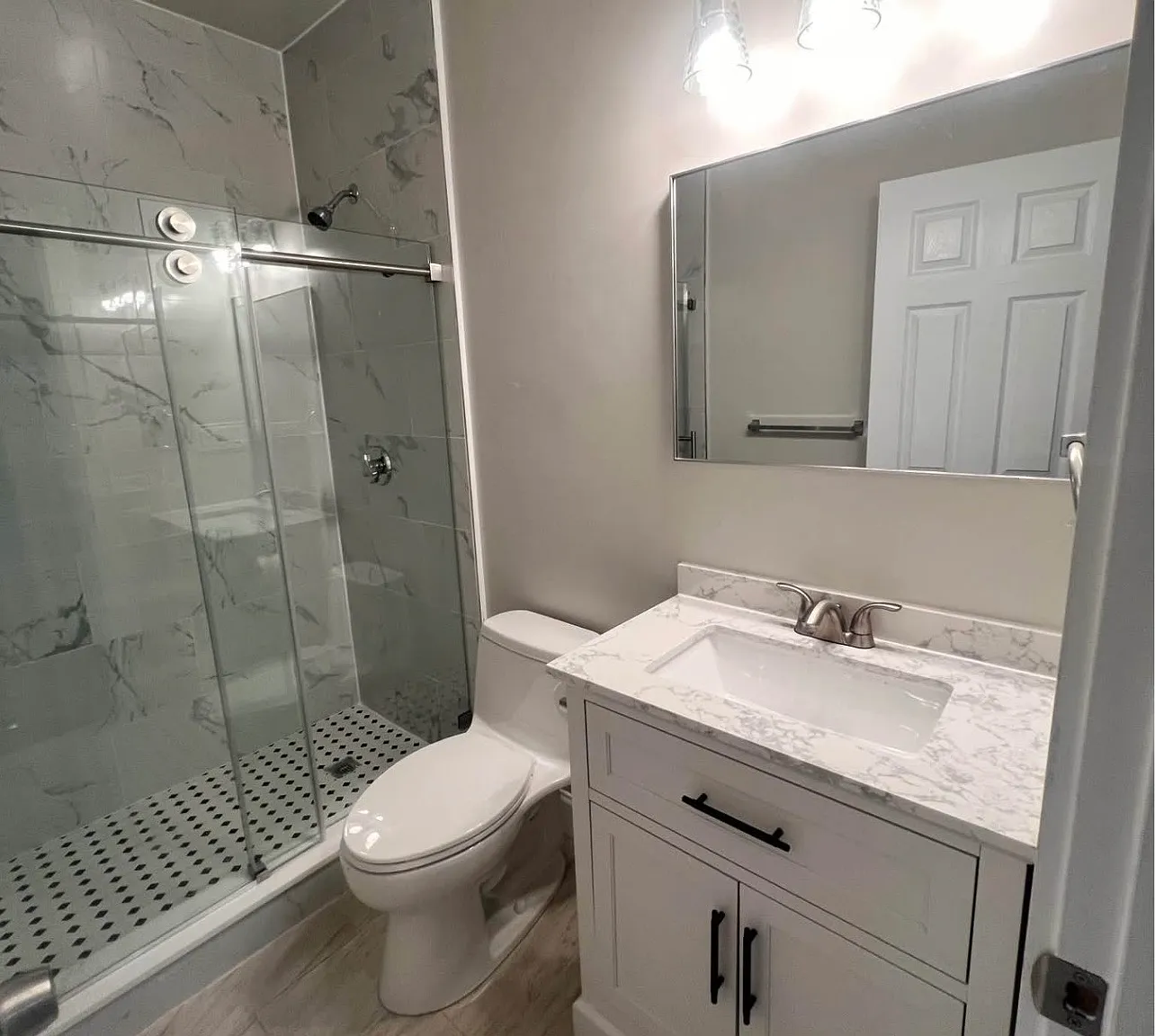 3 bed, 1000 sqft, $3,300 — Photo 3