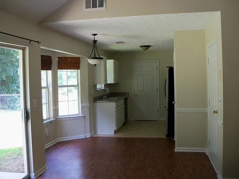 8714 Post Oak Dr — Photo 6