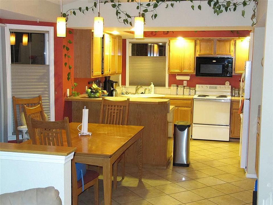 Kitchen and Breakfast Nook