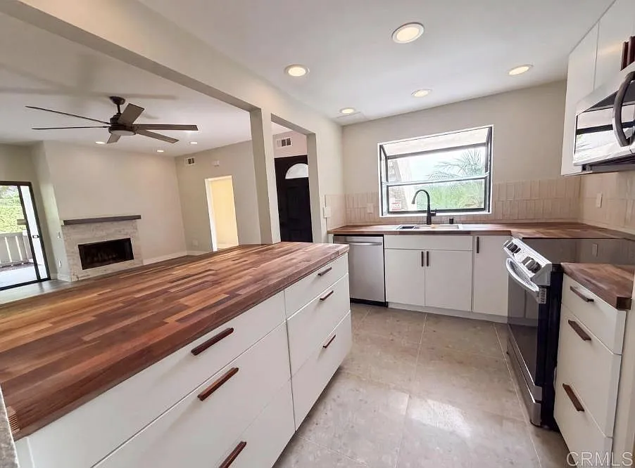 2 bed, 8.0 bath, 1012 sqft, $1,500 — Photo 2