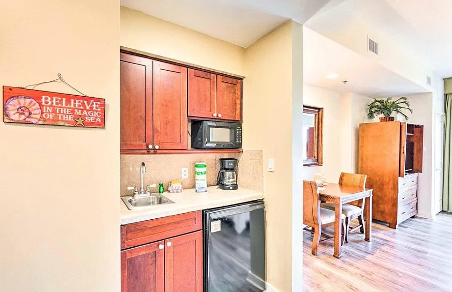 Studio, 385 sqft, $1,450 — Photo 2