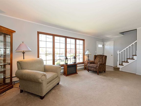 5th image of 358 N Idaho Ave