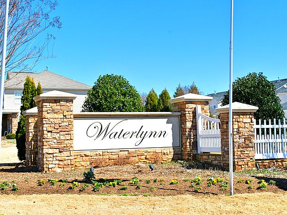 3rd image of 122 Walnut Cove Dr APT B