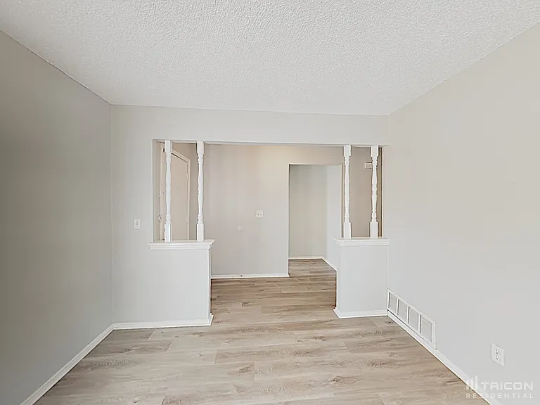 835 Live Oak Dr — Photo 6