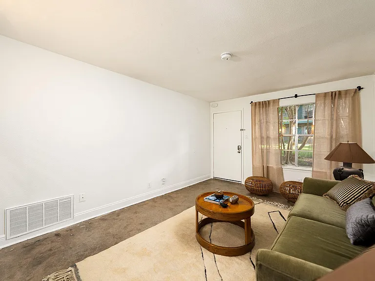 300 Crockett St #109 — Photo 10