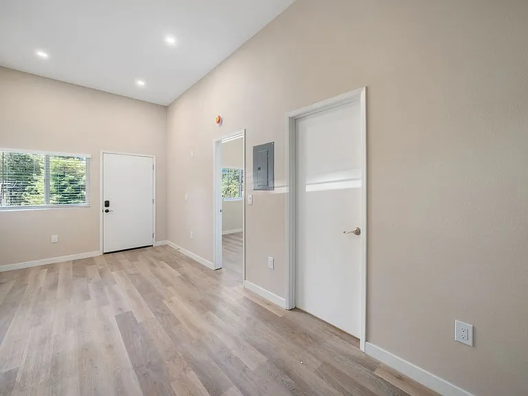 5353 Olmeda Ave — Photo 4