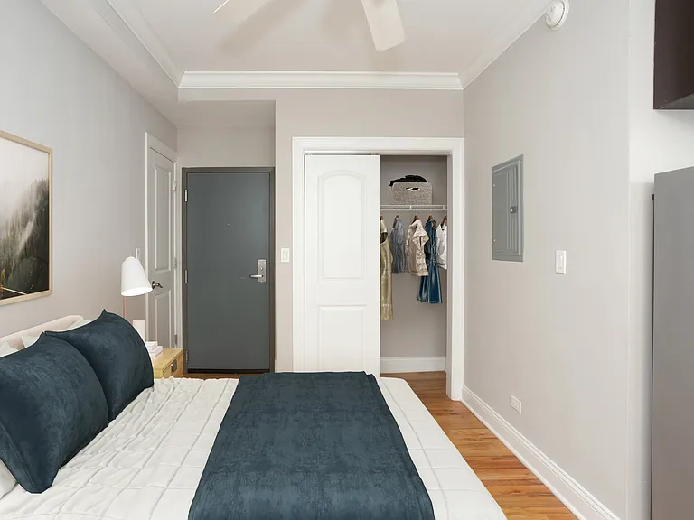 1632 W. Belmont — Photo 33