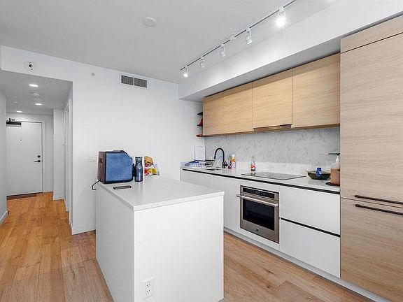 3rd image of 10448 University Dr #2601