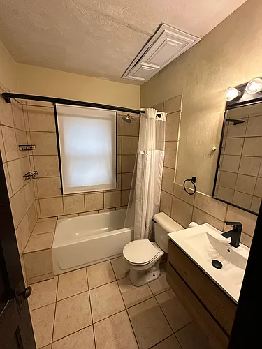 1302 W 102nd St #1 Photo 1