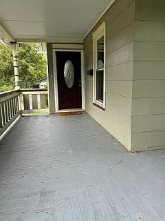 2 bed, 1.0 bath, 2040 sqft, $1,450 — Photo 2