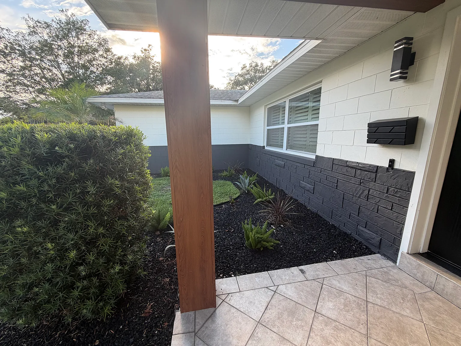 805 Rugby St — Photo 3