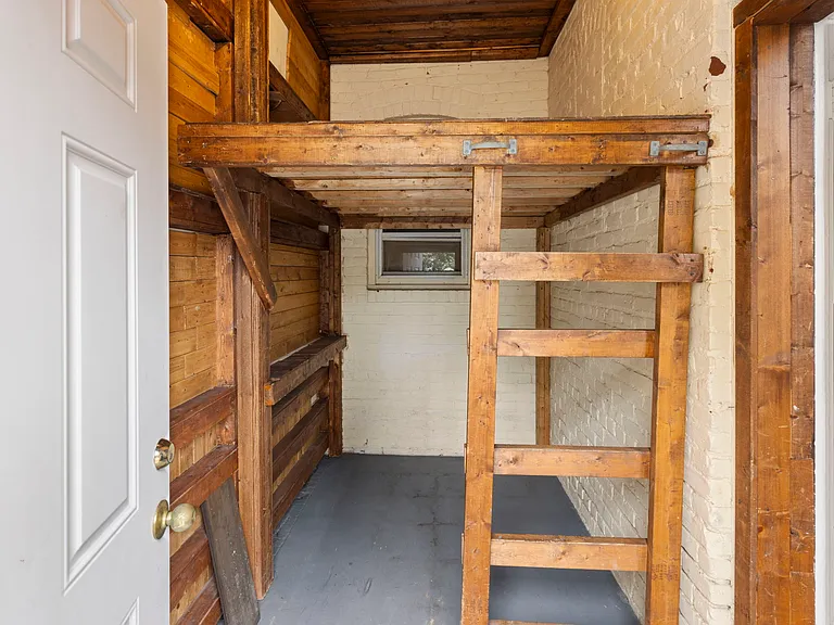 2107 W Main St — Photo 17