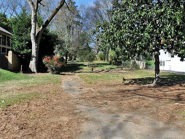 1st image of 3020 Forest Park Dr