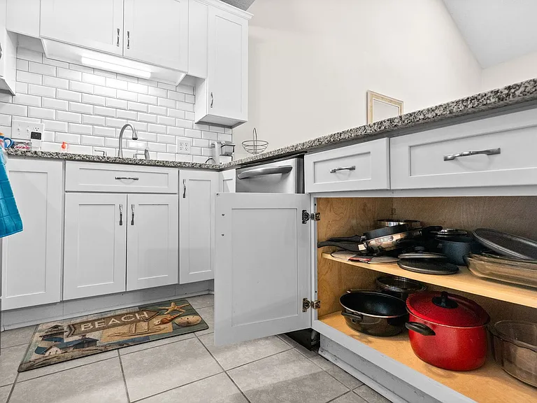 1890 Auburn Ln #29E — Photo 13