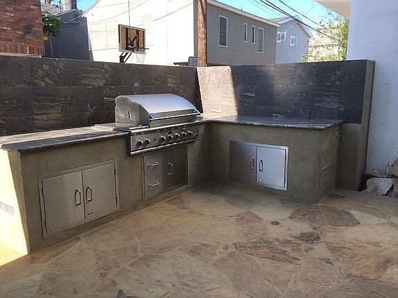 5th image of 334 Claremont Ave