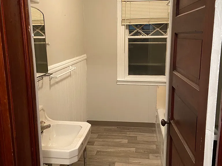 3 Thomas Ave — Photo 3