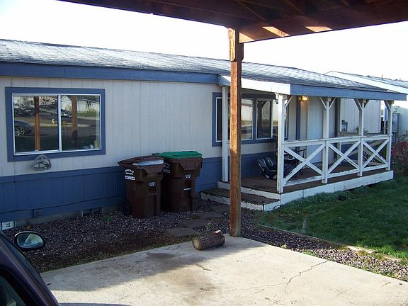 4th image of 444 NE Mariposa Ave