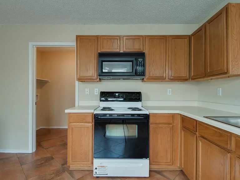3833 Foxhound Ln — Photo 5