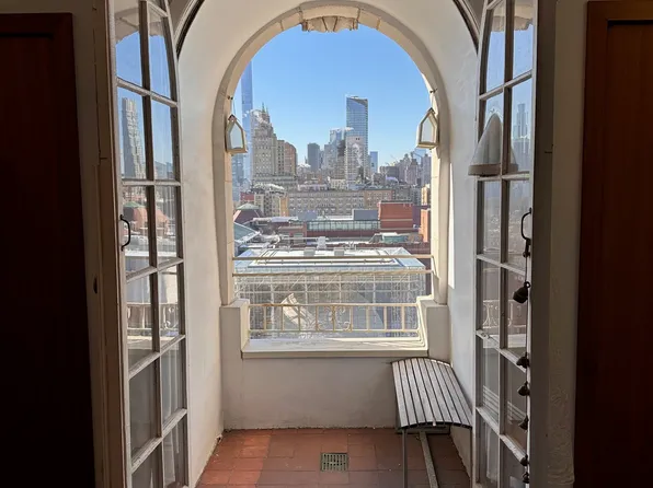 11 West 81st Street image 1 of 6