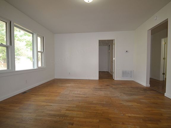 5th image of 608 W Freeman St