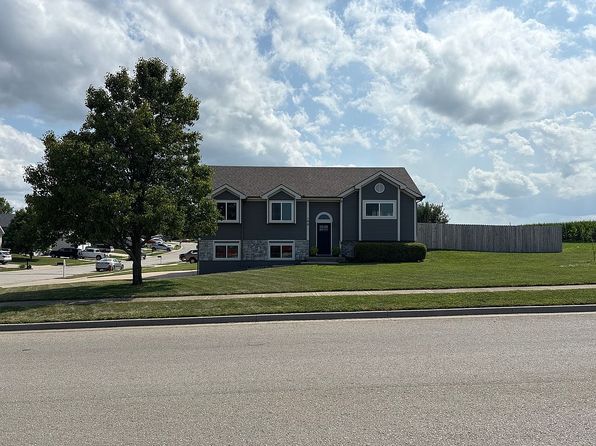 105 Lake Meadows Dr