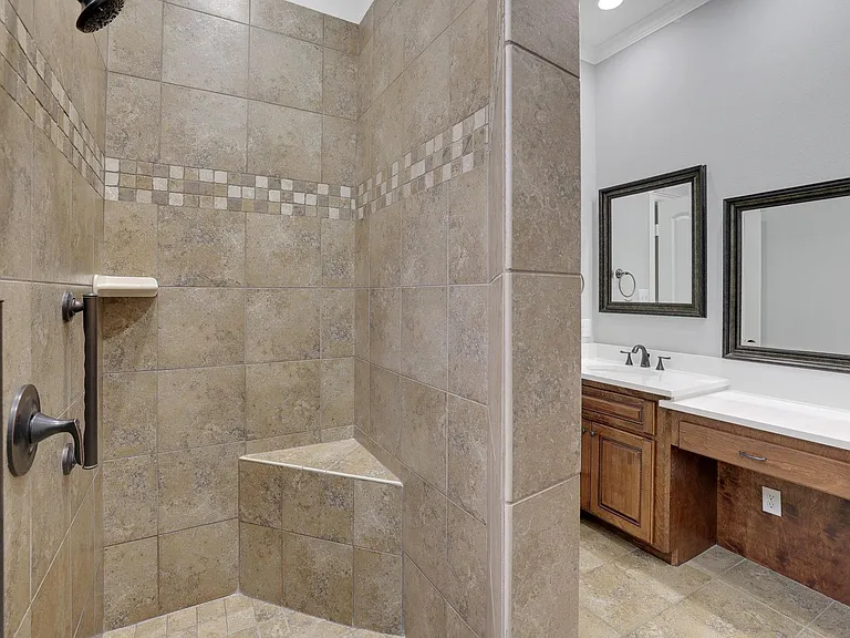 270 Lake Grove Dr — Photo 10