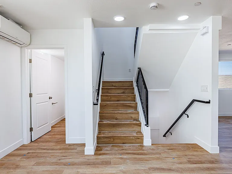 Huge 2, 3 & 4 Bed 2026 Townhomes — Photo 27