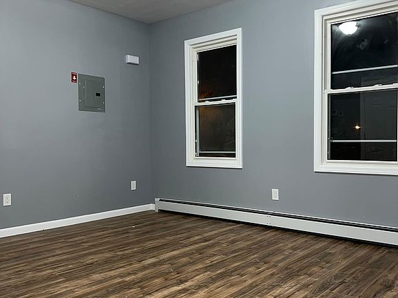 4th image of 423 21st St Floor 3