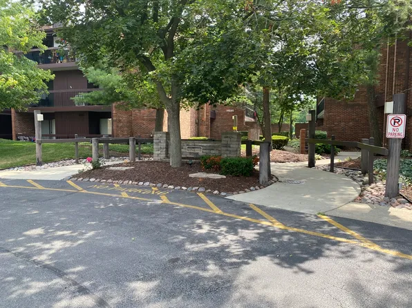 14505 Central Ct APT G3, Oak Forest, IL 60452