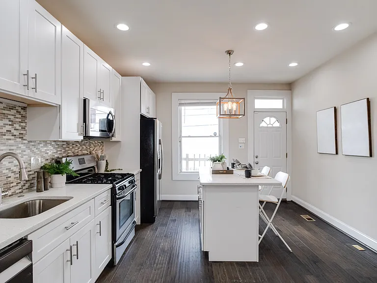 442 N Linwood Ave — Photo 12