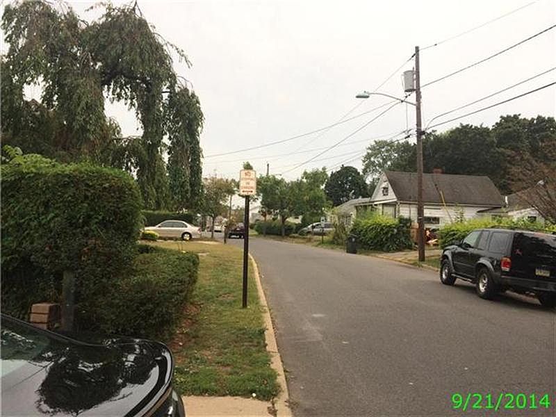 2nd image of 95 Ambrose St