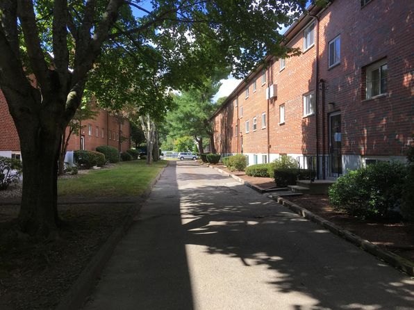 52 Bryon Rd APT 1