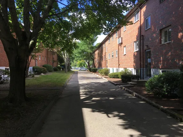 52 Bryon Rd, Chestnut Hill, MA
