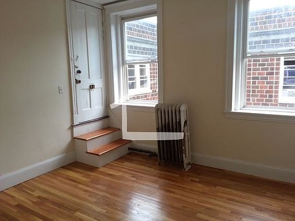 2nd image of 62 Egmont St APT 06