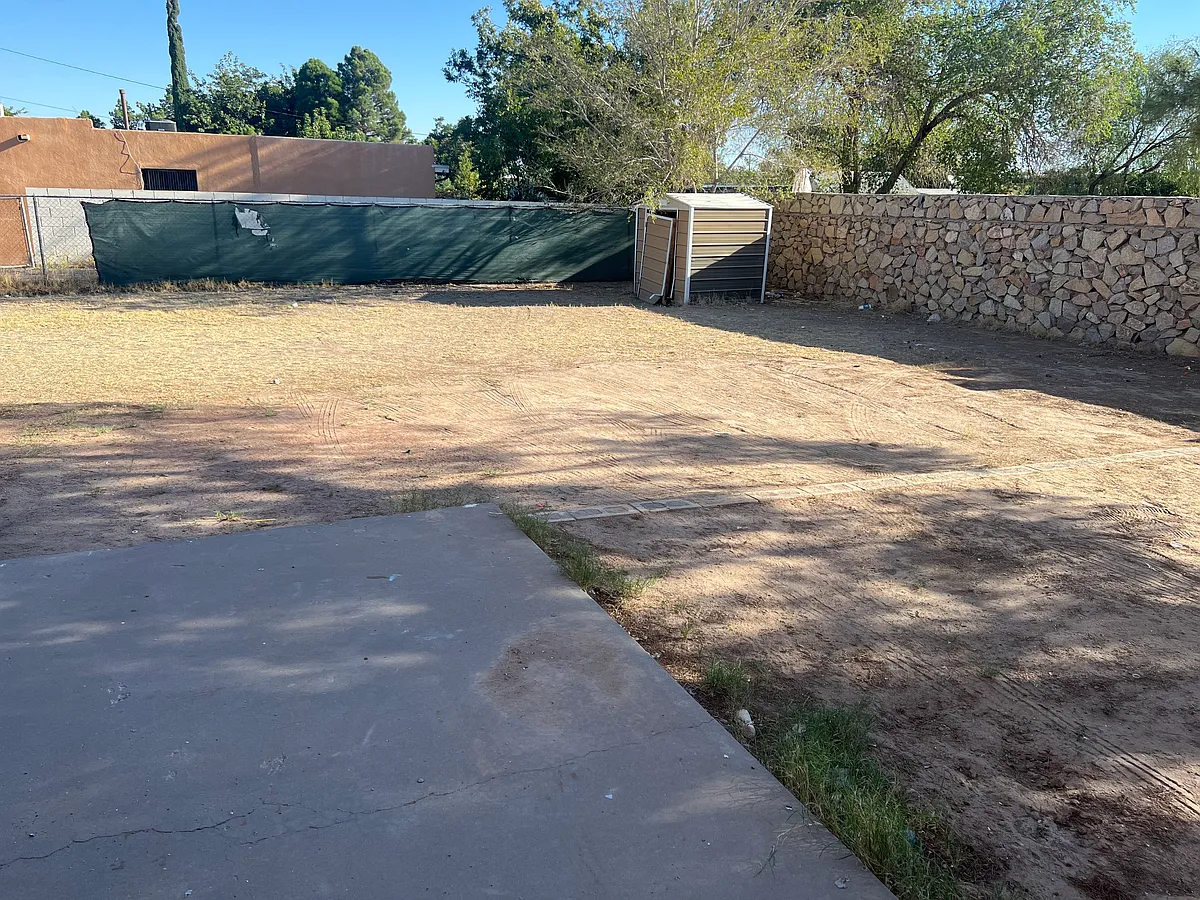 Building Photo - 360 Pendale Rd #1