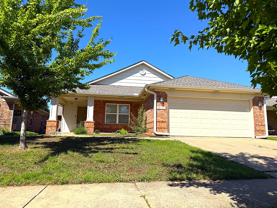 18113 Viento Drive has 3 Bedrooms, 2 full baths, Open living area, fenced back yard.