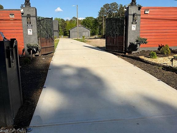 3rd image of 640 New Morn Dr