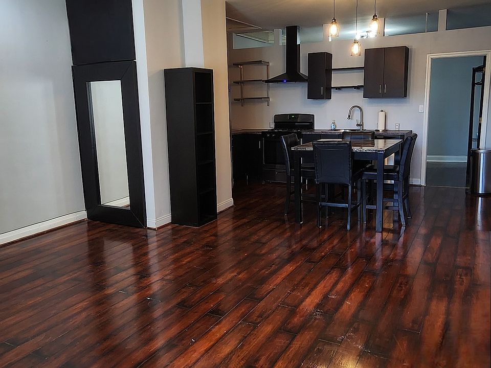 1st image of 207 Main St Suite 1
