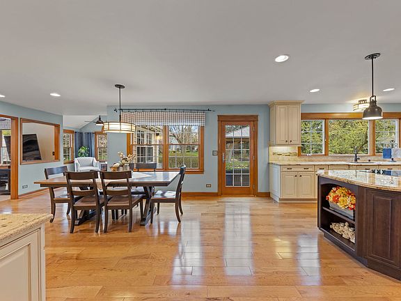 4th image of 1505 Meadowland Dr