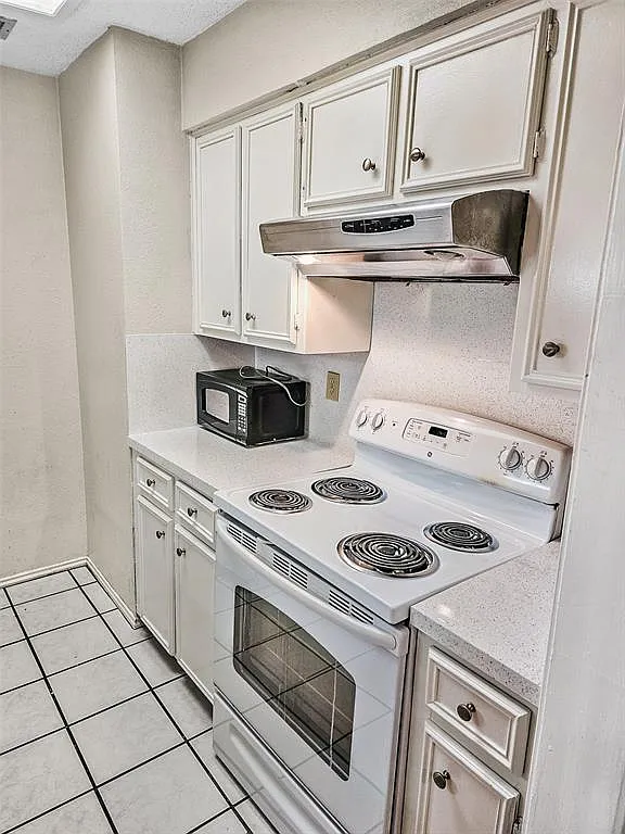 2 bed, 2.0 bath, 729 sqft, $1,295 — Photo 3
