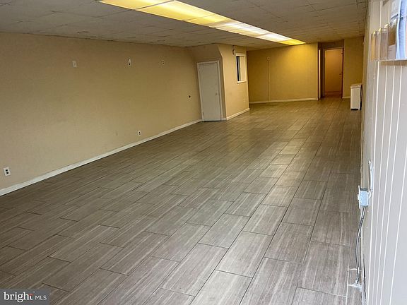 3rd image of 5070 Whitaker Ave