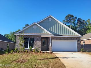 87124 Highpoint Dr, Diamondhead, MS 39525
