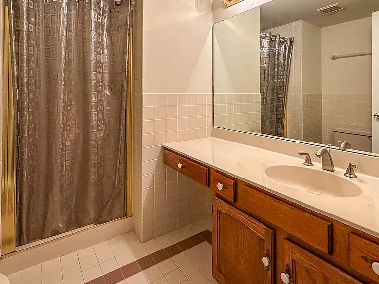 109 Valley Greene Cir — Photo 16