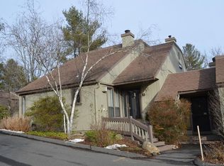 1 Applewood Ln, Avon, CT 06001