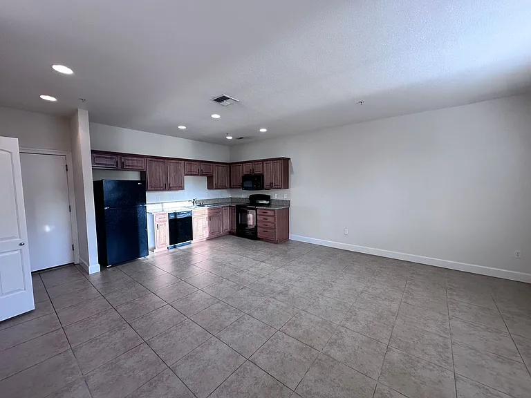 165 Lancaster Dr #2 — Photo 9