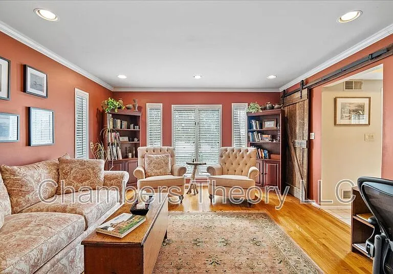 8709 Hidden Hill Ln — Photo 3