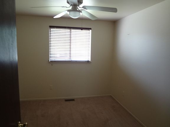 4th image of 1006 E Sunnybrook Dr