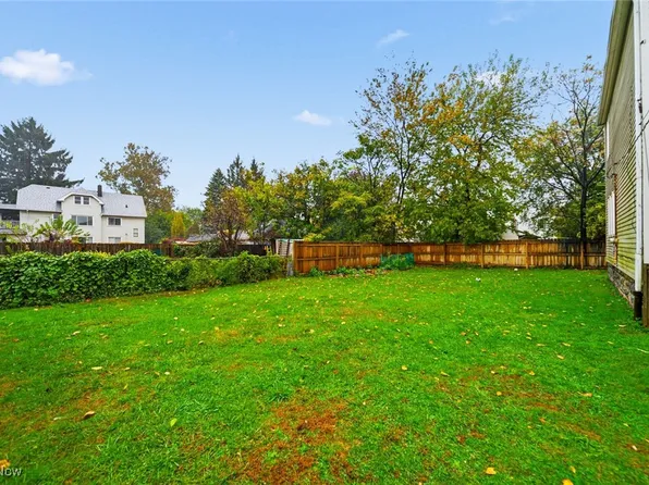 2137 W 11th St, Cleveland, OH 44113