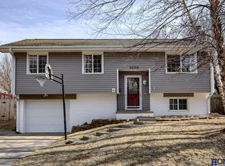 3220 NW 1st St, Lincoln, NE 68521