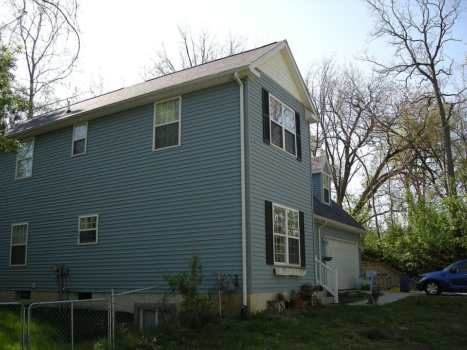 2nd image of 804 N River St